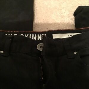 DKNY Skinny Jeans size 4 straight leg black